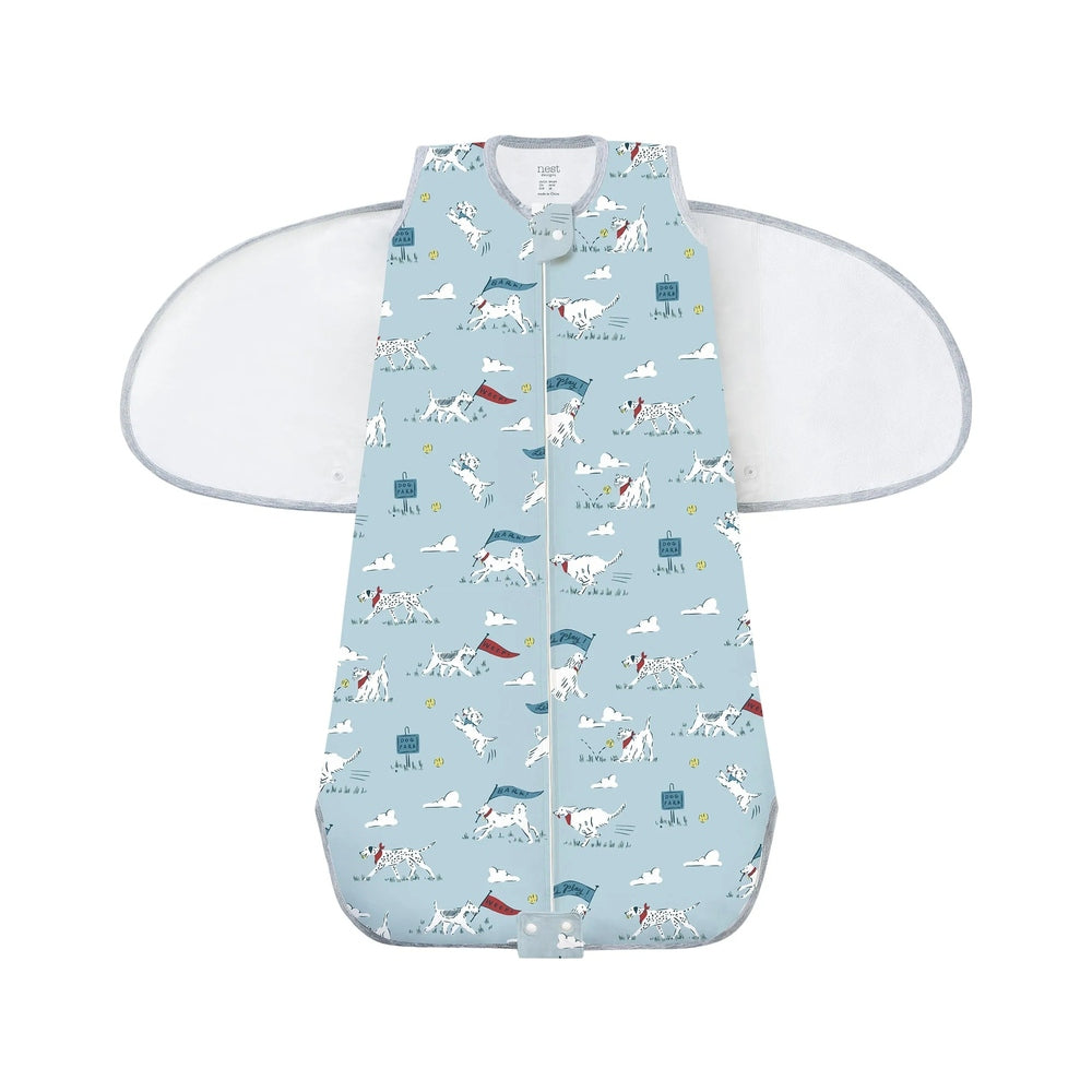 NEST DESIGNS Nest Designs 1.0 TOG Swaddle Sleep Bag Puppy Park wing-shaped arm panels with center zipper closure img 4/6
