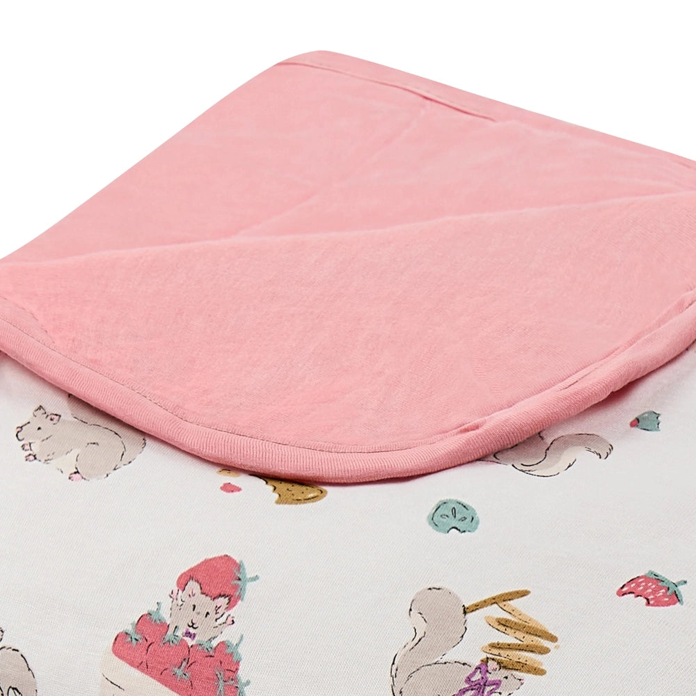 NEST DESIGNS Nest Designs Bamboo Jersey Quilted Cozy Blanket Very Squirrelly reversible with binding edge and rounded corners img 6/6