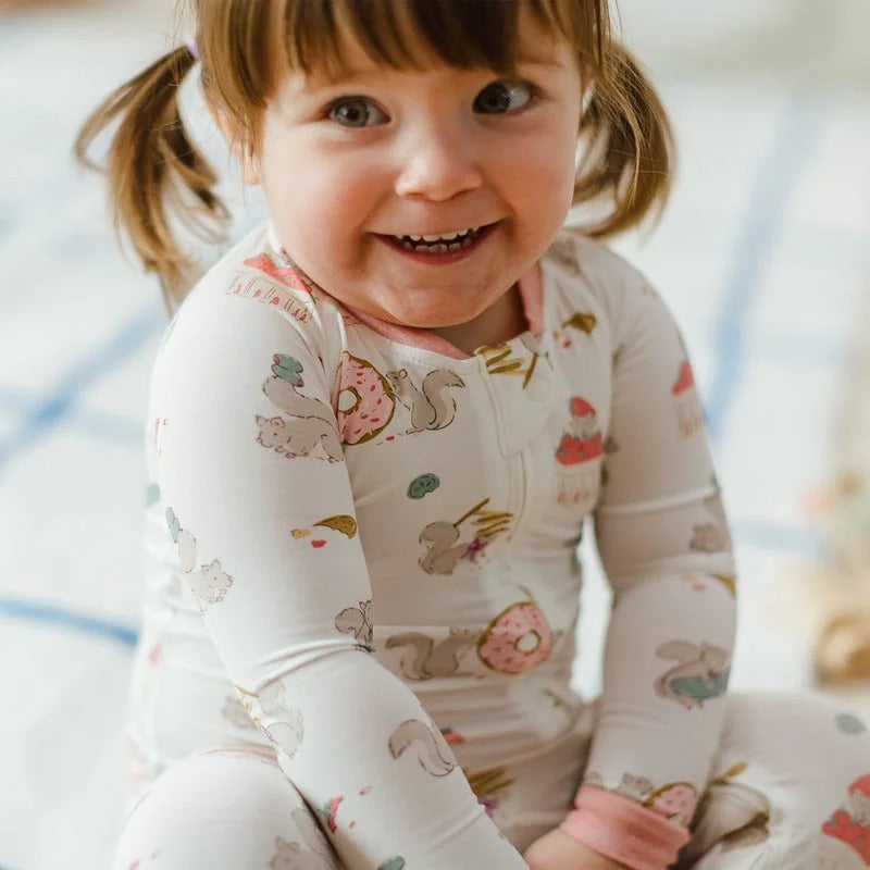 NEST DESIGNS Nest Designs Long Sleeve Footless Sleeper Very Squirrelly front snap closure with pink trim and woodland animal print img 3/6