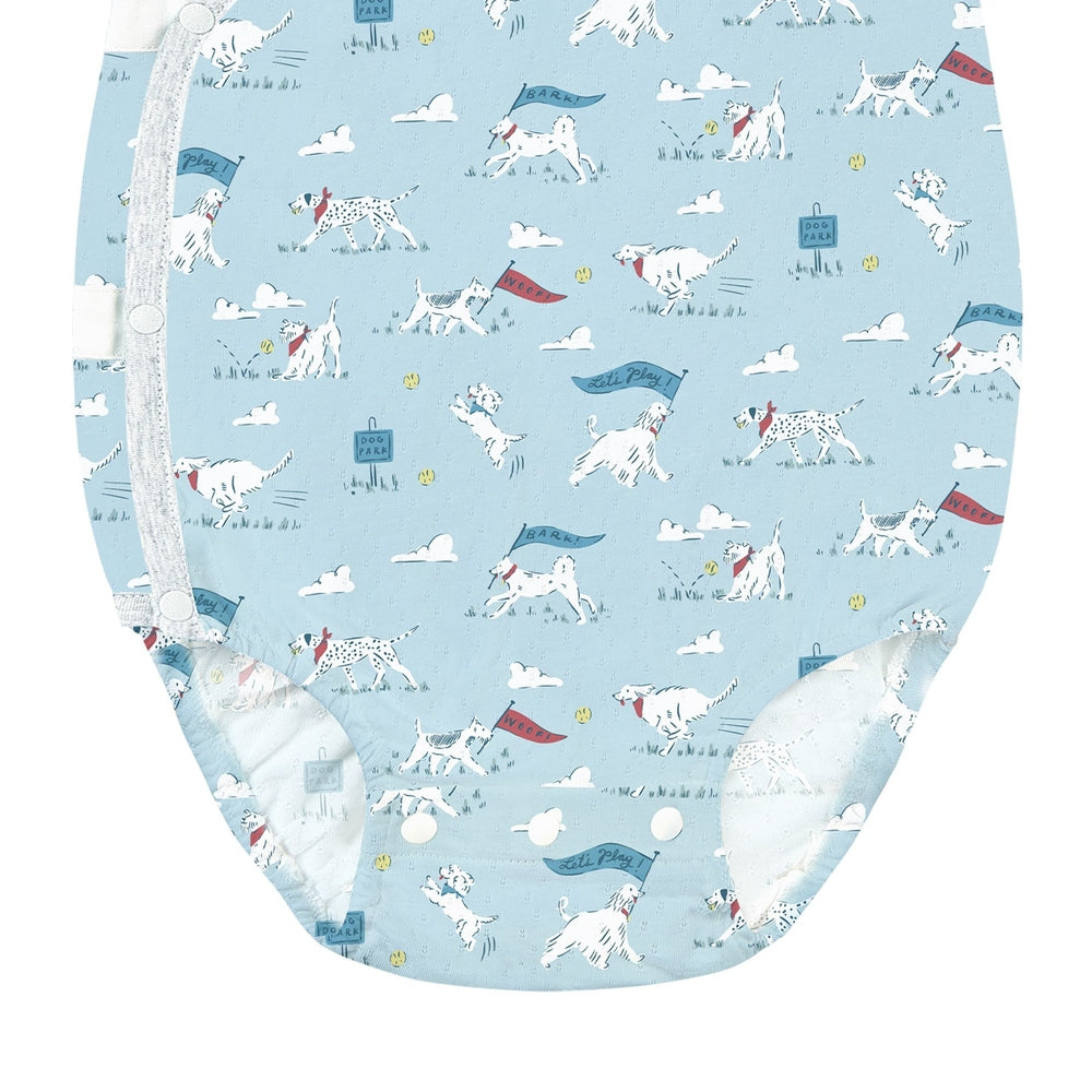 NEST DESIGNS Nest Designs Short Sleeve Kimono Onesie Puppy Park Side zipper closure with three snap buttons at bottom img 3/3