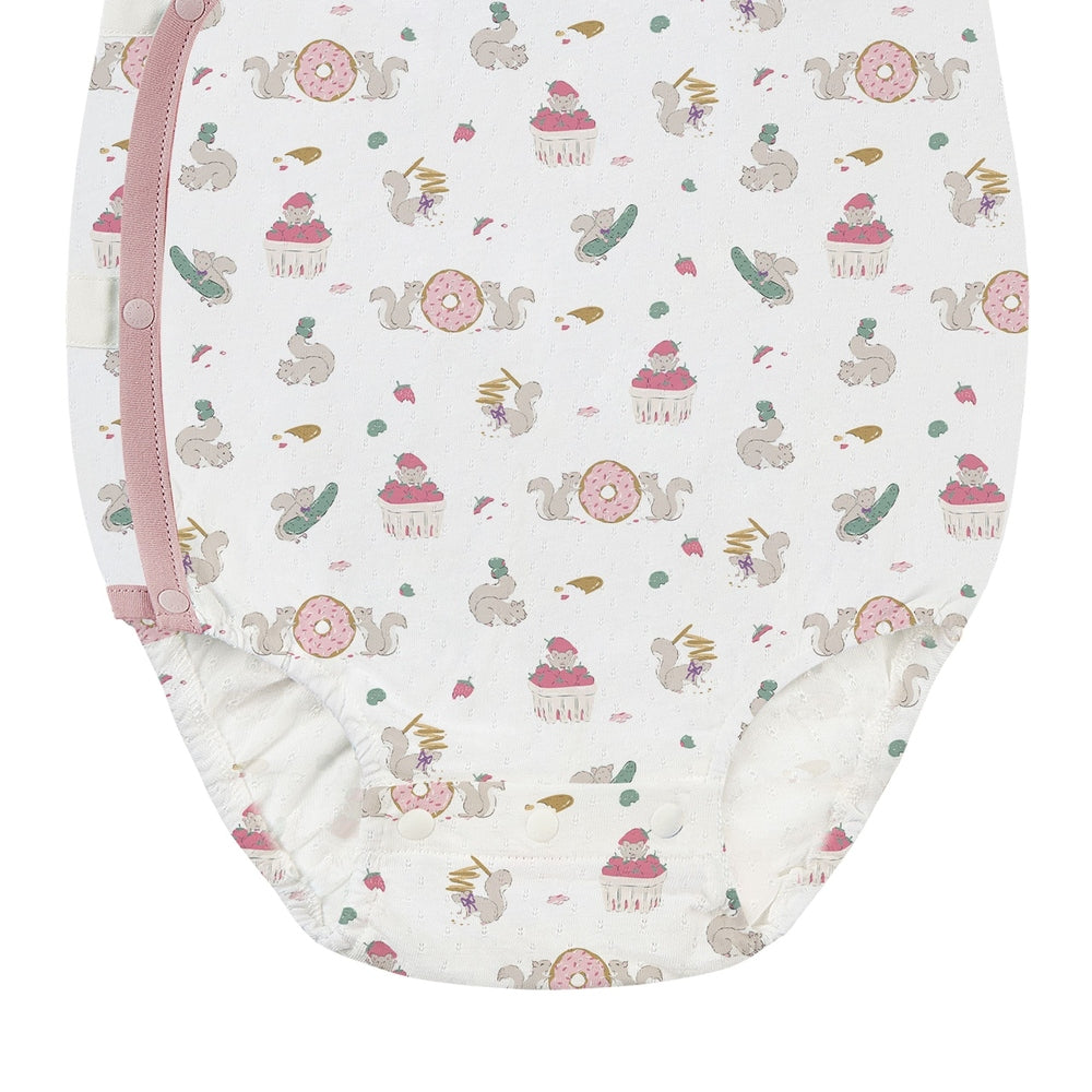 NEST DESIGNS Nest Designs Short Sleeve Kimono Onesie Very Squirrelly Zip-up swaddle with bunnies and desserts print pattern img 2/3
