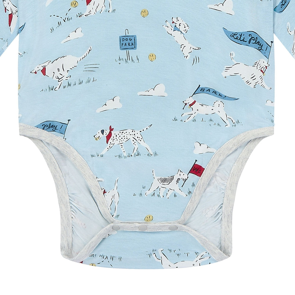 NEST DESIGNS Nest Designs Short Sleeve Onesie Puppy Park three-snap crotch closure with grey contrast binding img 3/3