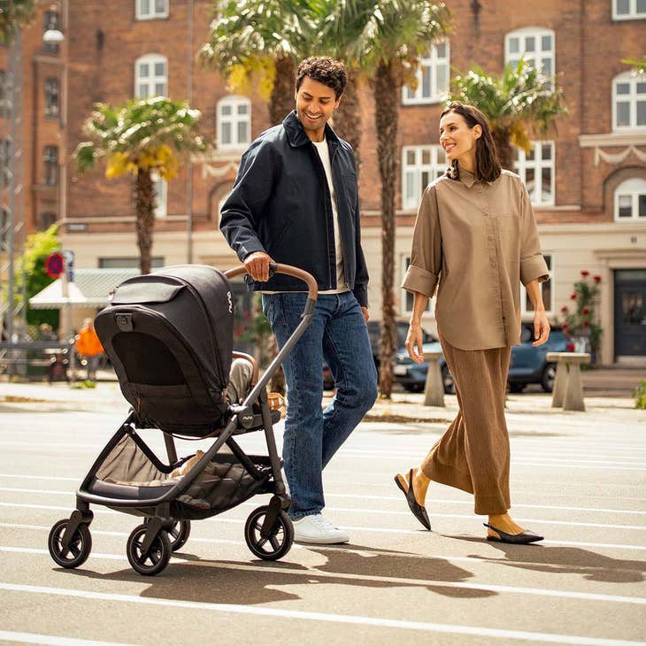 Nuna SWIV Stroller in Caviar — official product view 02