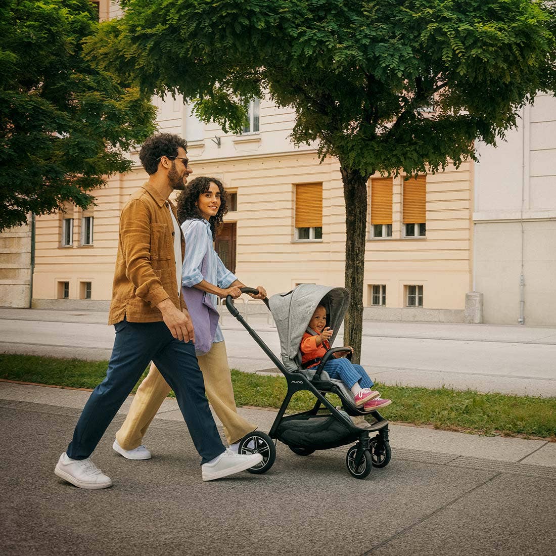 Nuna TRIV next Stroller — Graphene BMW Collection city stroll