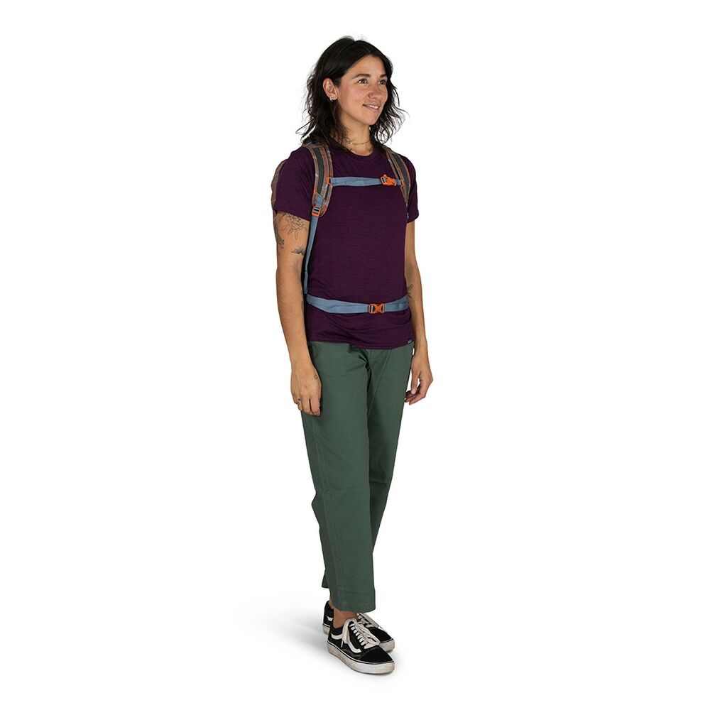 Osprey Daylite Cinch Drawstring Backpack - lifestyle view 1