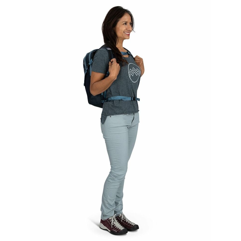 Osprey Daylite Everyday Backpack - Black lifestyle view 1
