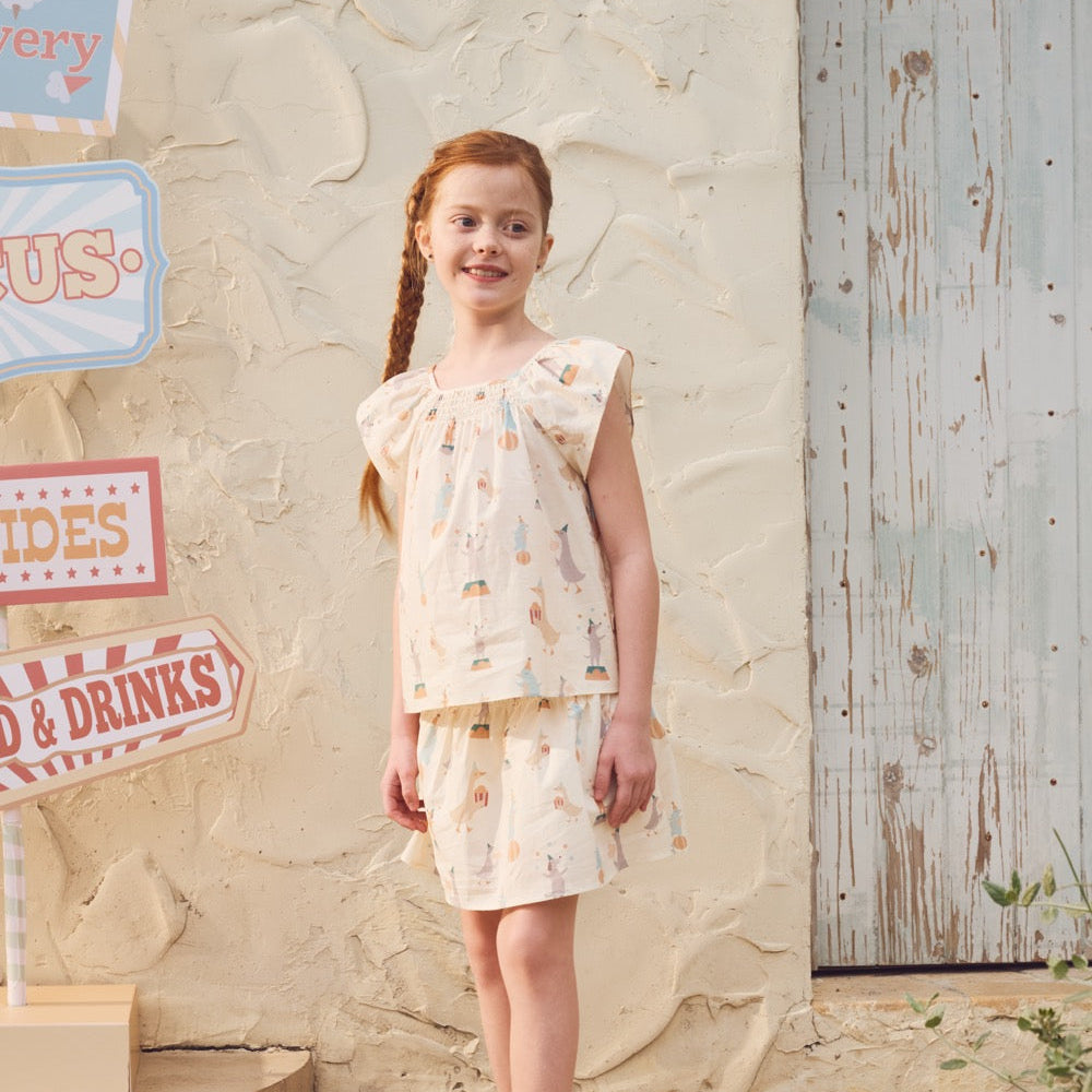 PETITE REVERY Petite Revery Tank Top - Carnivale Two-piece set with flutter sleeves and smocked neckline img 3/9