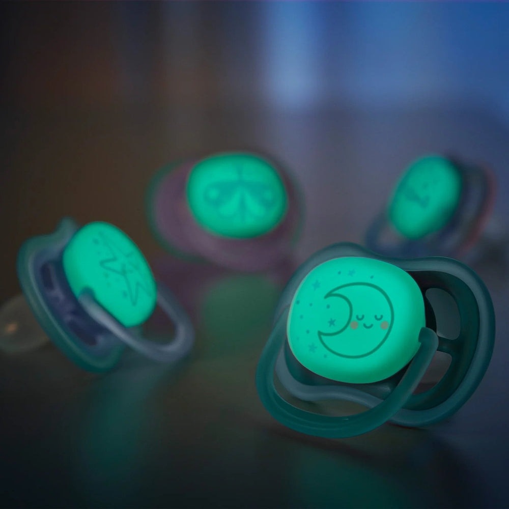 Philips Avent Ultra Air pacifier night glow 2-pack in teal with moon and star design for 6-18 months