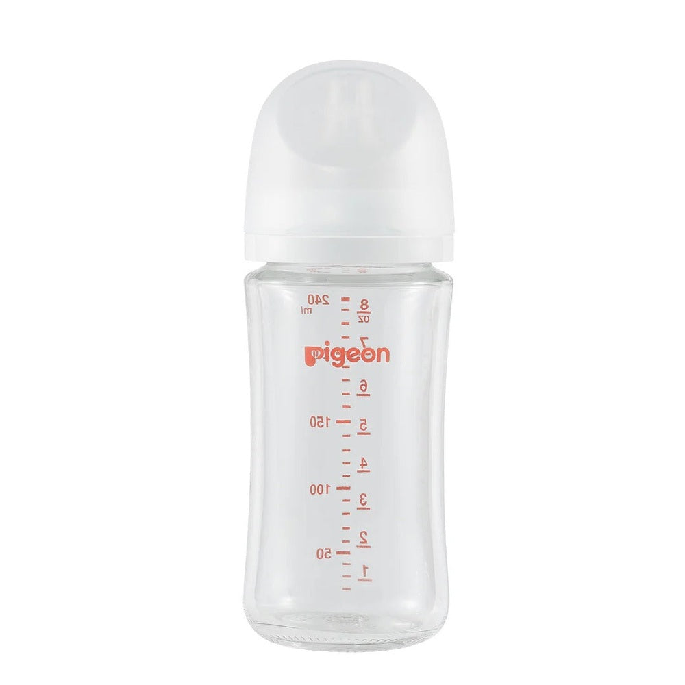 Pigeon Glass Bottle 8oz with M Nipple for 3M+, clear bottle shown upright with orange measurement marks.