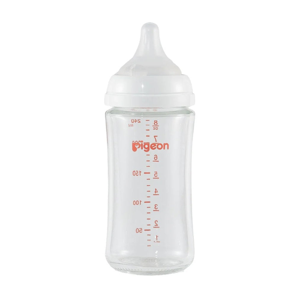 Pigeon Glass Bottle 8oz with M nipple, clear glass baby feeding bottle ready for use.