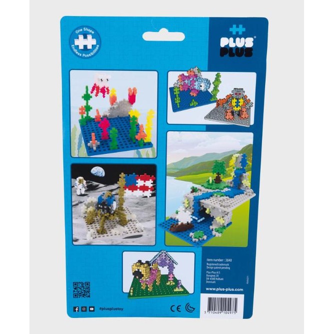 PLUS-PLUS Display blue and grey baseplates for building toy sets