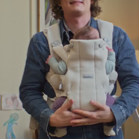 BabyBjörn Baby Carrier Hold