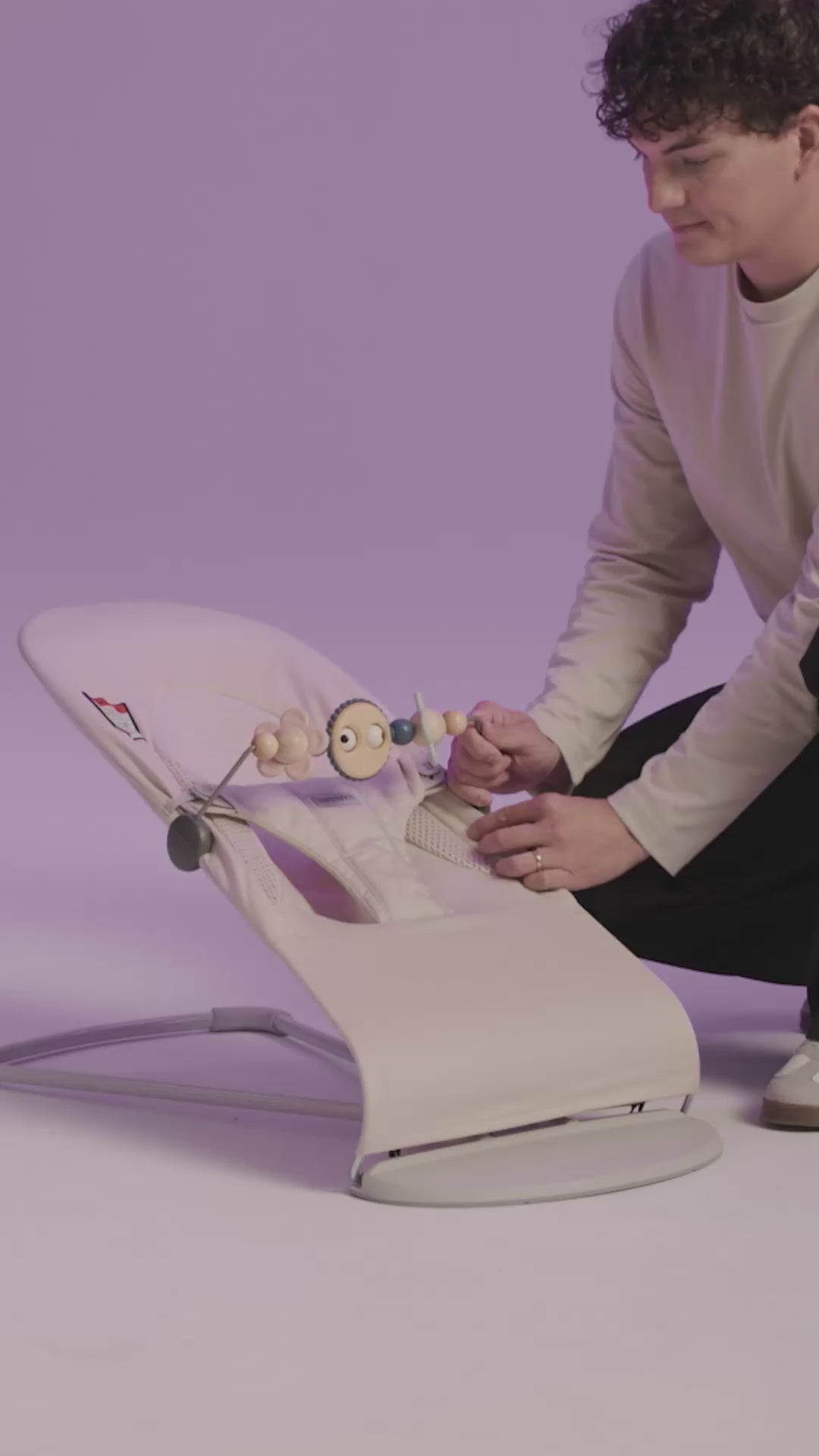 How do I turn the bouncer into a toddler chair?