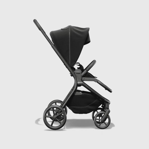 Silver Cross Breez Black compact self-standing fold demonstration