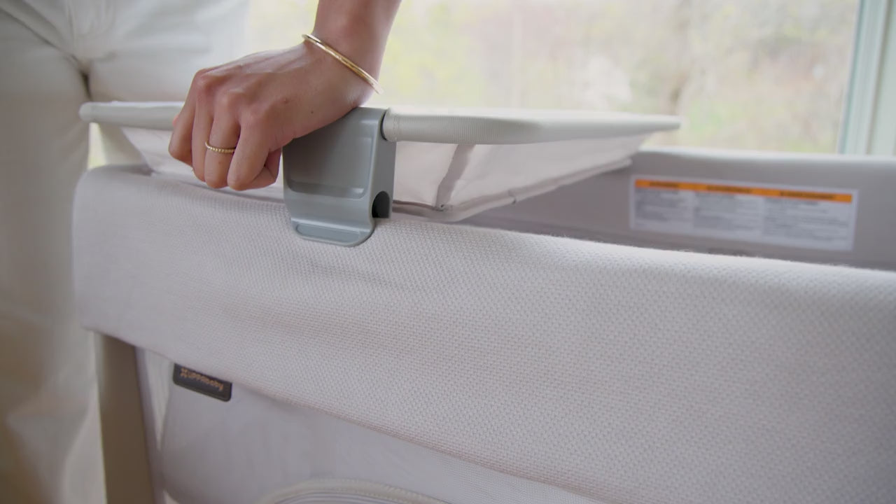 UPPAbaby Remi V2 — Fold-Away Changing Station