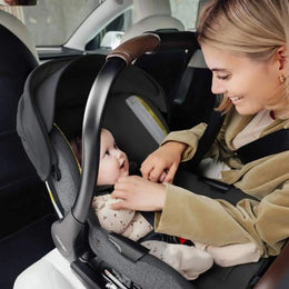 Romer Juni Infant Car Seat with Versa Base