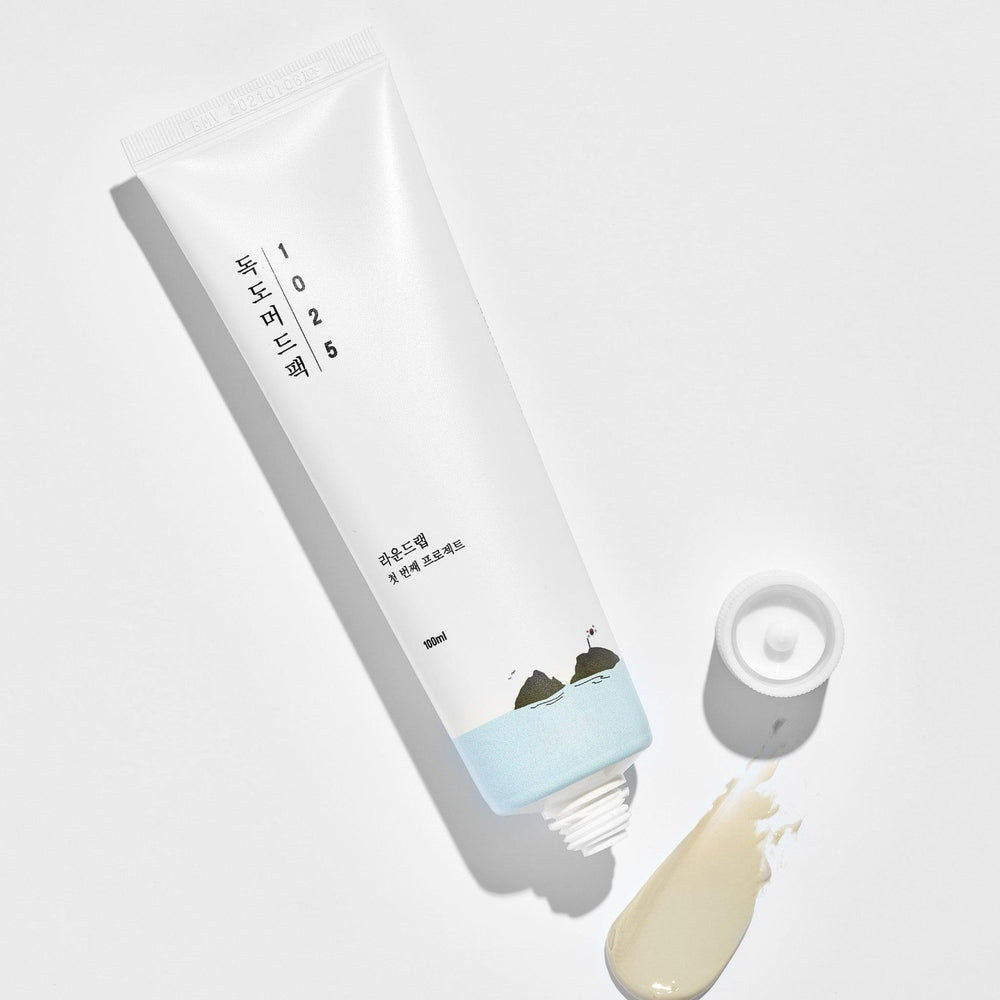 ROUND LAB 1025 Dokdo Mud Pack 100 ml white tube with light blue cap and cream swatch