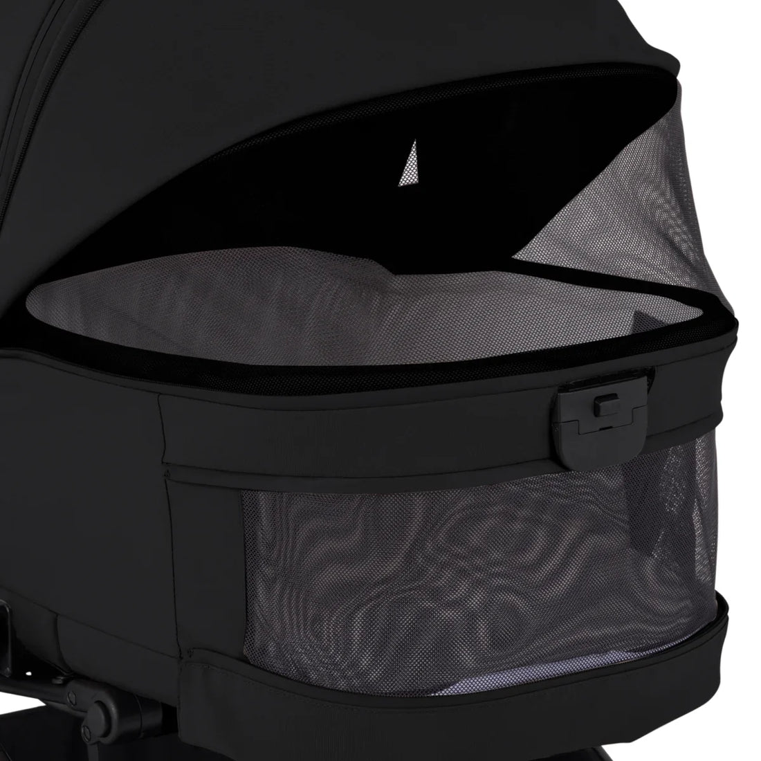 Silver Cross Nia Pod in Black — panoramic ventilation panel