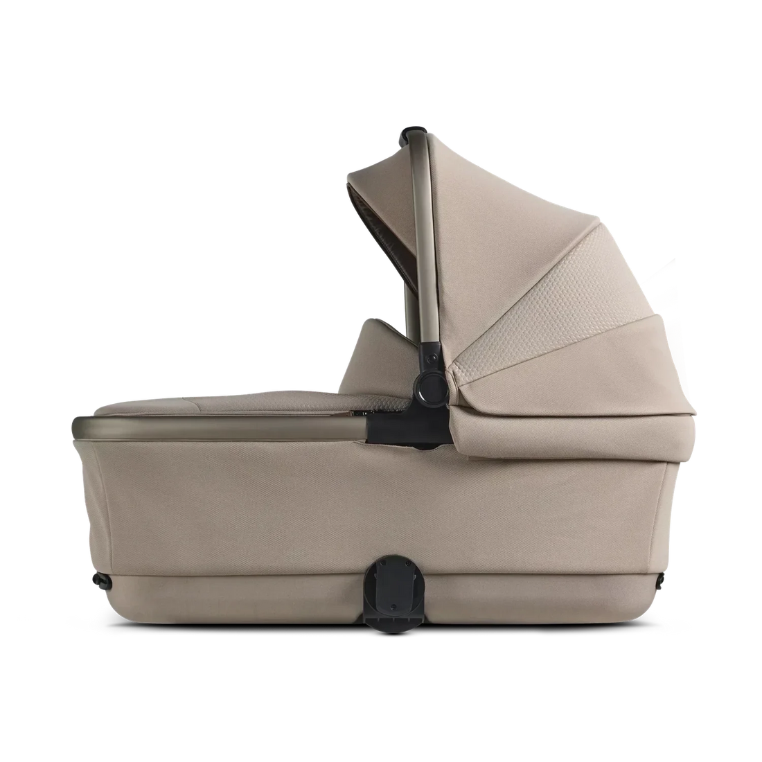 Silver Cross Reef 2 First Bed Folding Bassinet in Frappé — bassinet side view