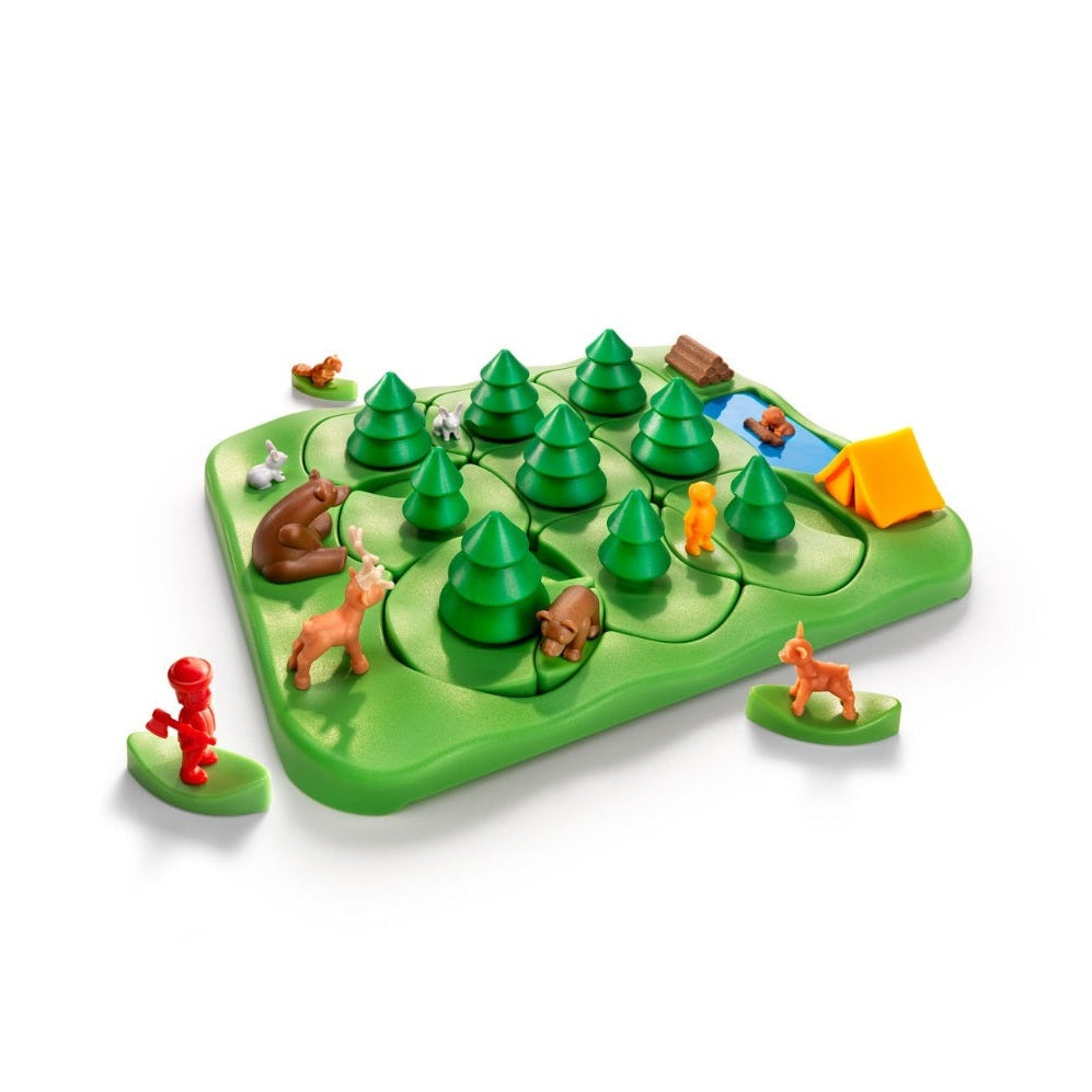 Smart Games Grizzly Gears board game with green forest tiles, trees and animal figurines