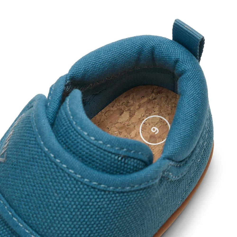 Stonz Cruiser Natural Baby Shoes Denim blue denim sneakers; size 9 marked inside.