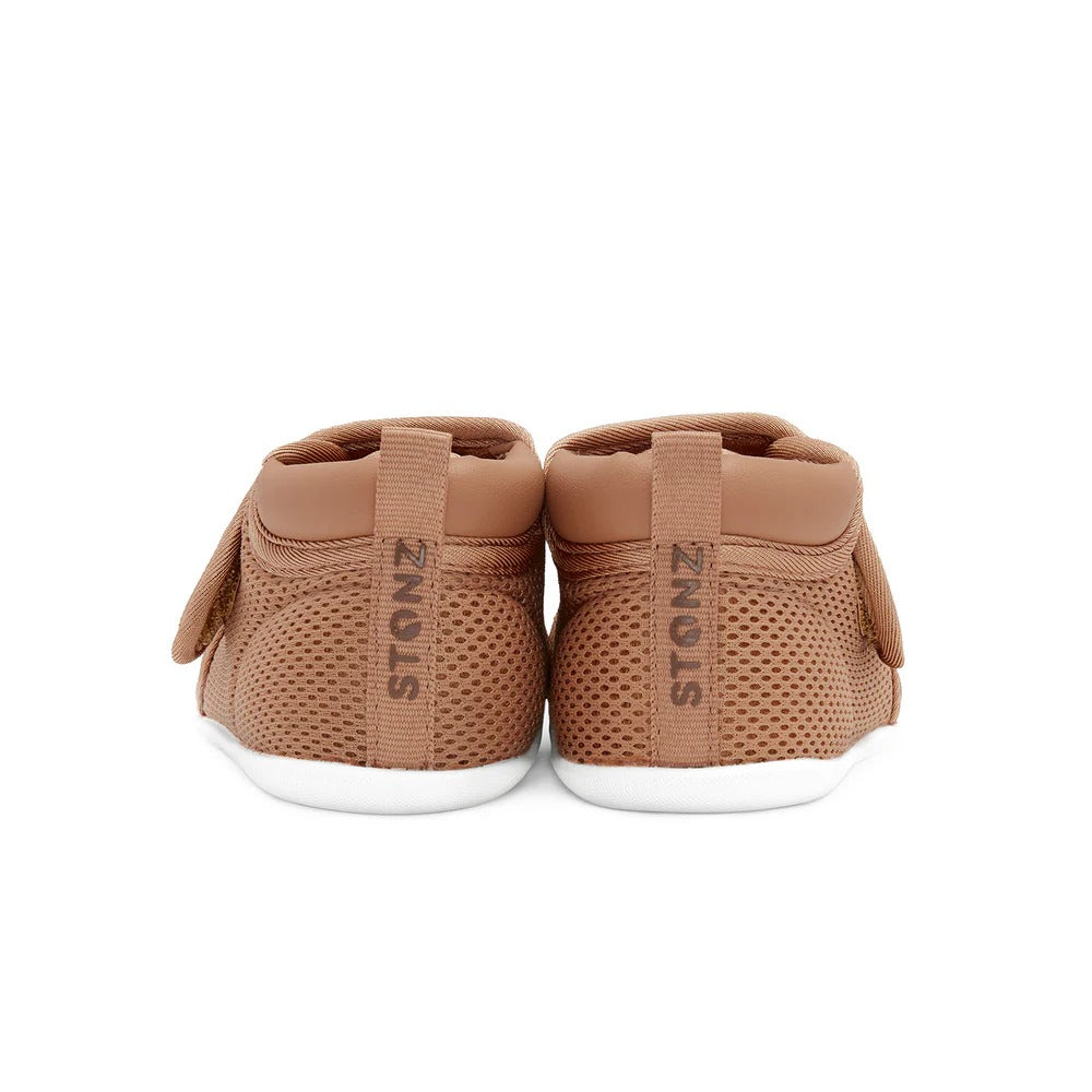 STONZ Cruiser Original Toddler Shoes Camel; back view of two camel mesh shoes with pull tabs and white soles.