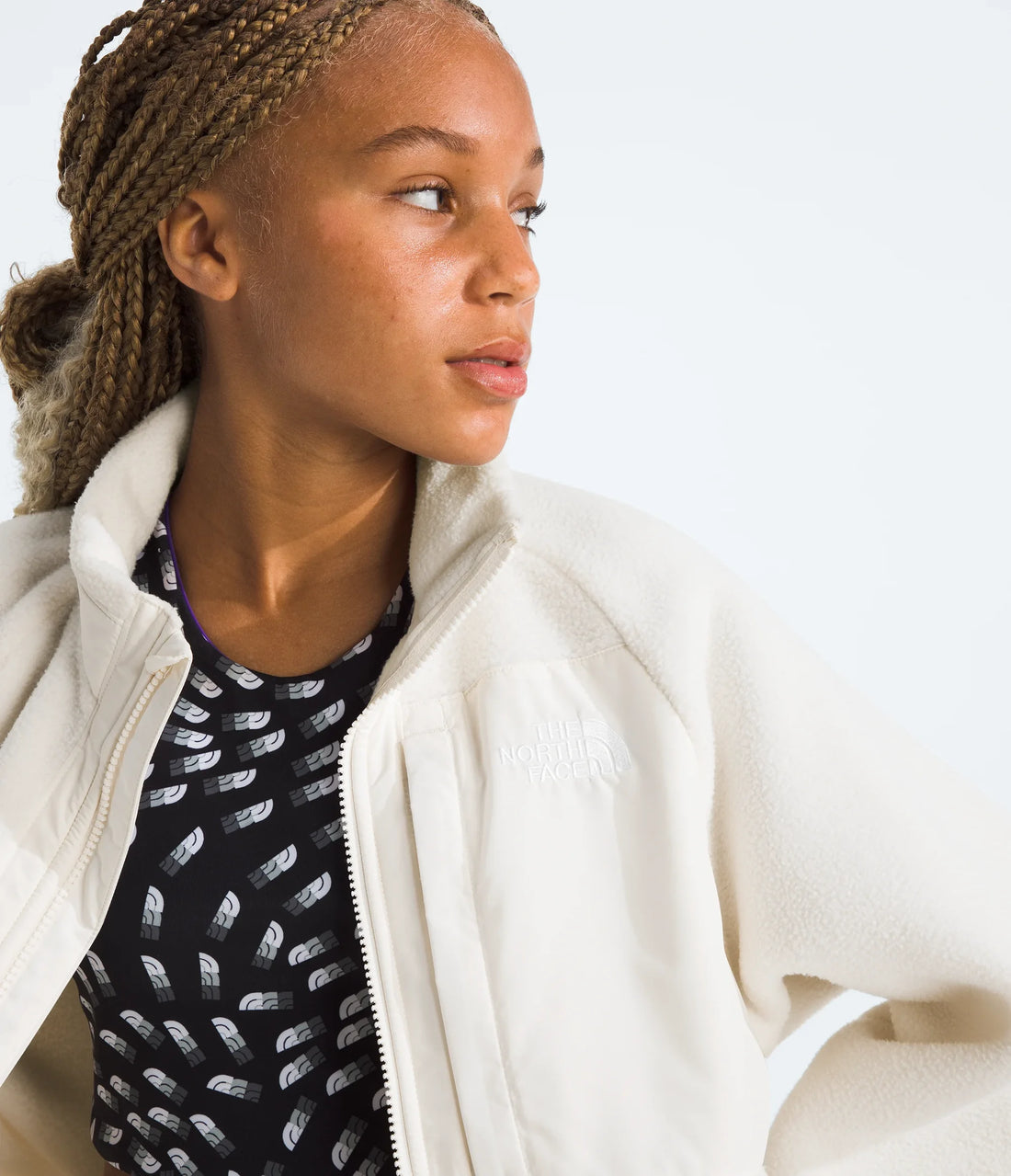 The North Face Girls' Yumiori Full-Zip Jacket - White Dune - close-up of the collar and chest