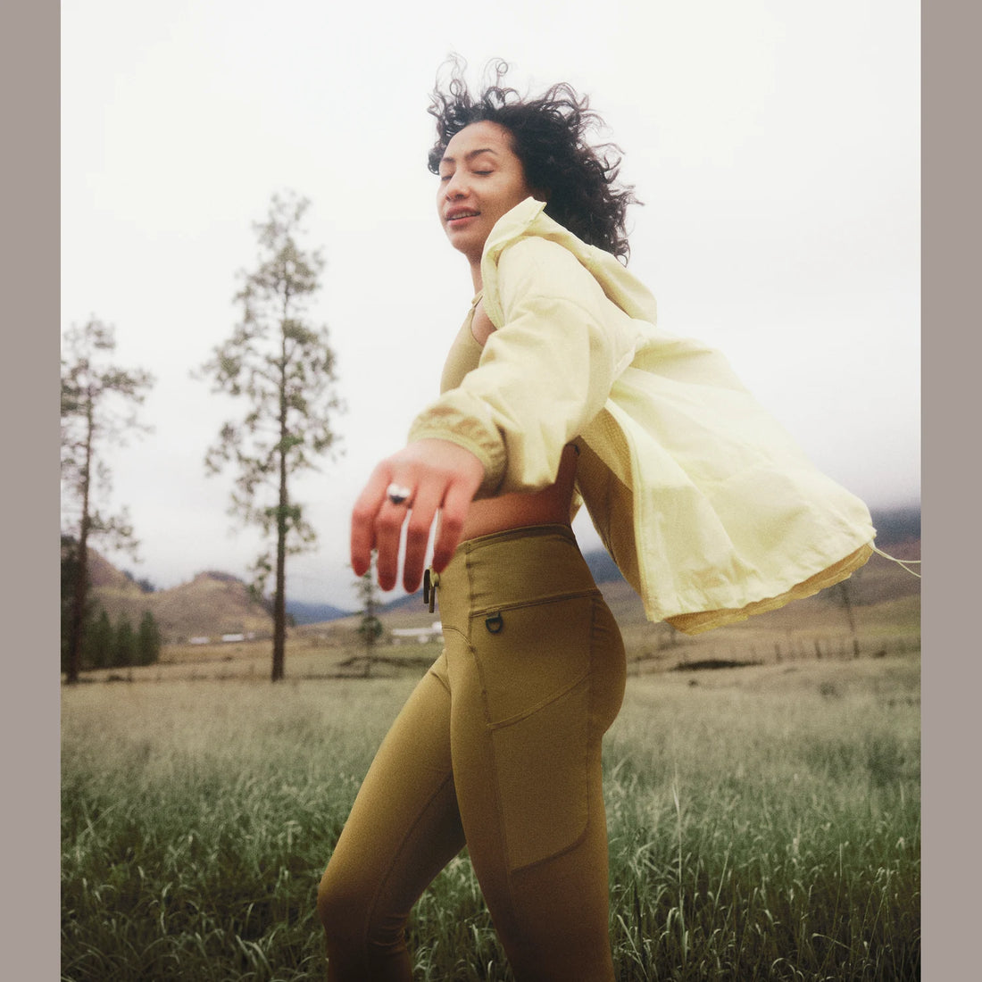 Official gallery — The North Face Women’s Ridgelite FUTUREFLEECE™ Wind Jacket - Lemon Mist/Pear — front product view