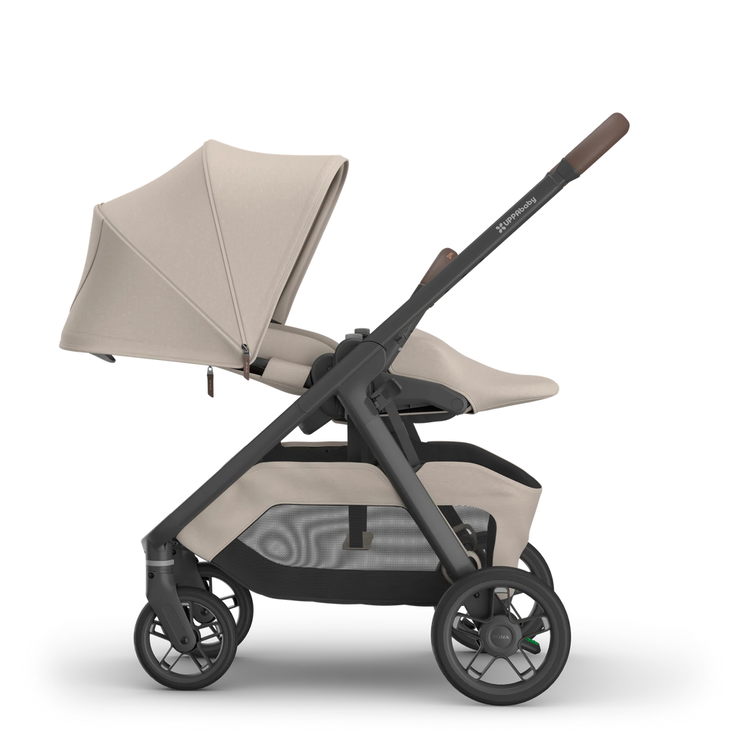 UPPAbaby Kona Ada — Side newborn seat configuration with canopy extended