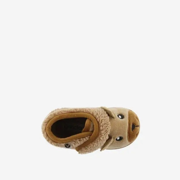 Victoria Ojala Animals Slippers Camel: beige fuzzy kids' slippers with camel face and easy slip-on design